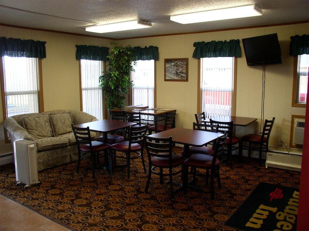 Budget Inn photo 13