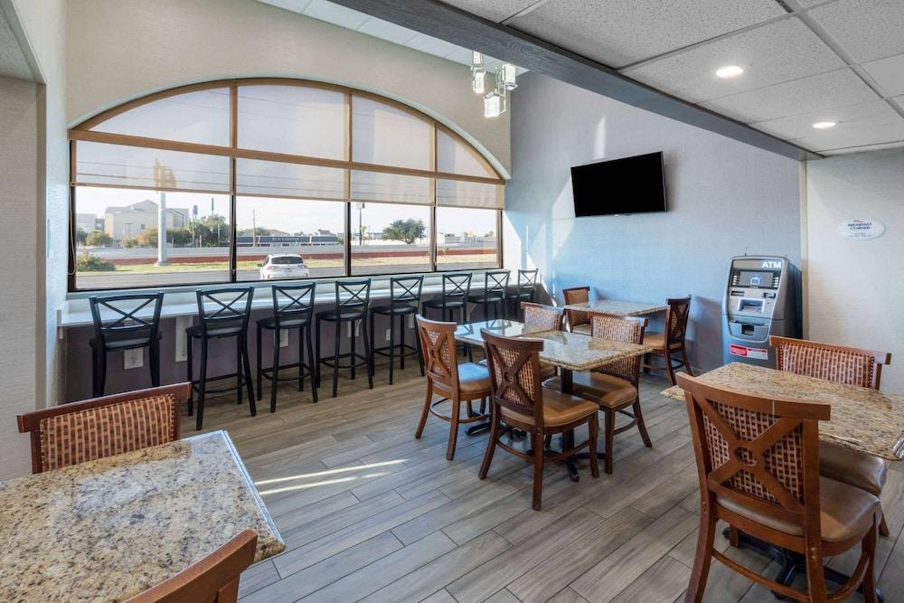 Baymont by Wyndham McAllen/Pharr photo 2