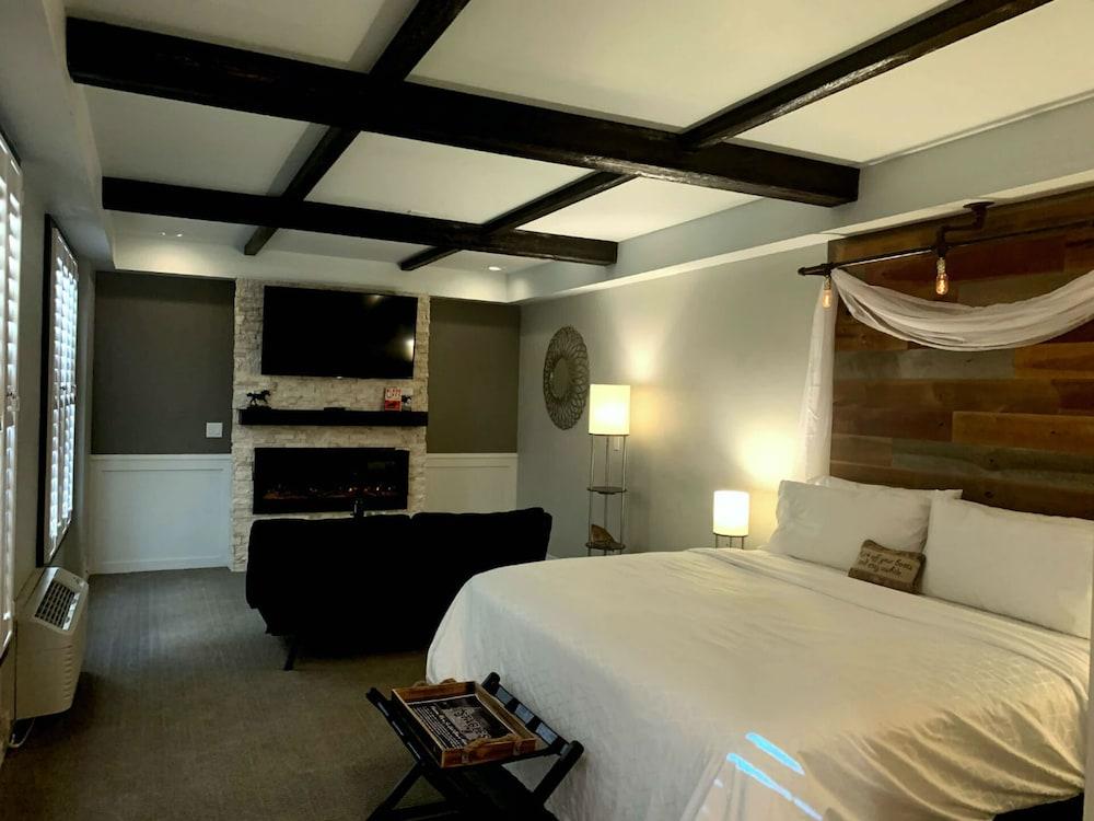 Cedar Stables Inn and Suites photo 3