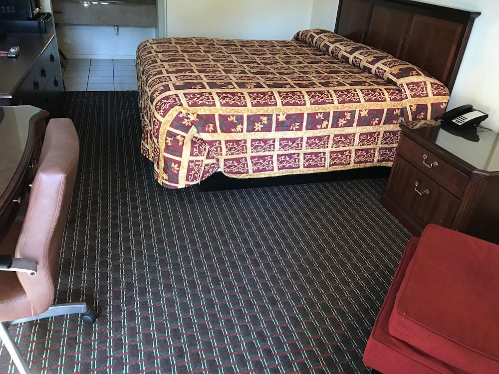 Knights Inn Augusta at Deans Bridge Rd photo 11