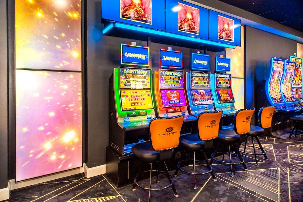 Hampton Inn Deadwood at Tin Lizzie Gaming Resort photo 37