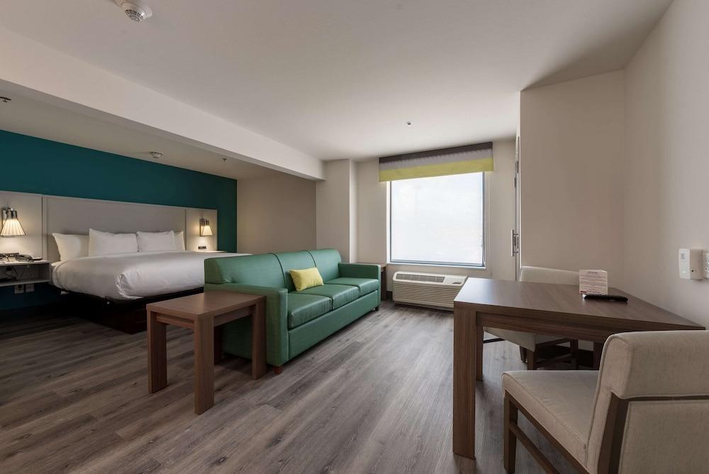 Comfort Suites Colorado Springs East -Medical Center Area photo 53