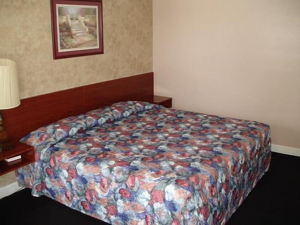 Belleair Village Motel photo 10