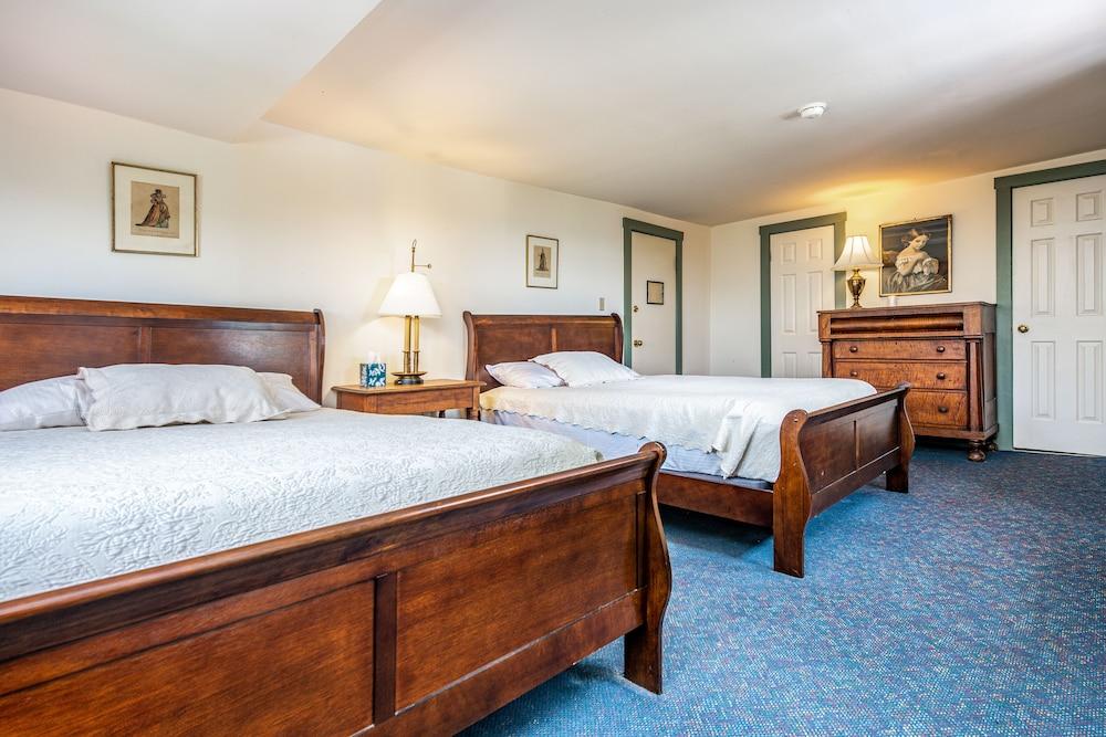 Wayside Inn photo 58