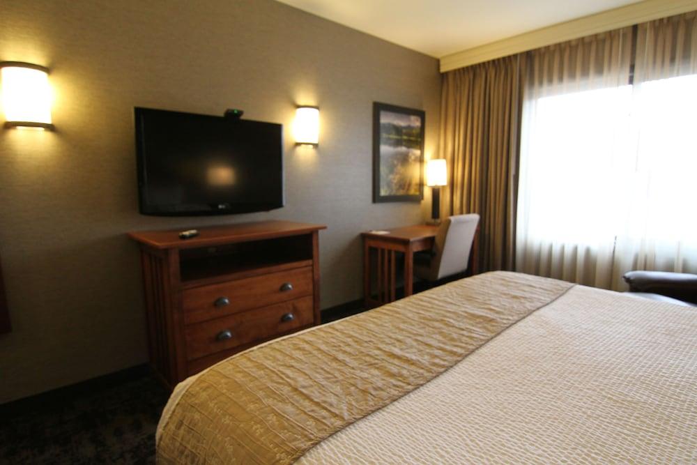 Casper C'mon Inn Hotel & Suites photo 40