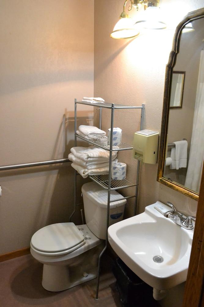 Innkeeper Motel photo 57