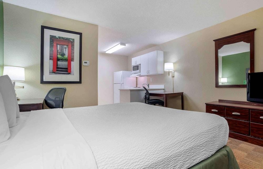 Extended Stay America Suites Washington DC Germantown Town C photo 9