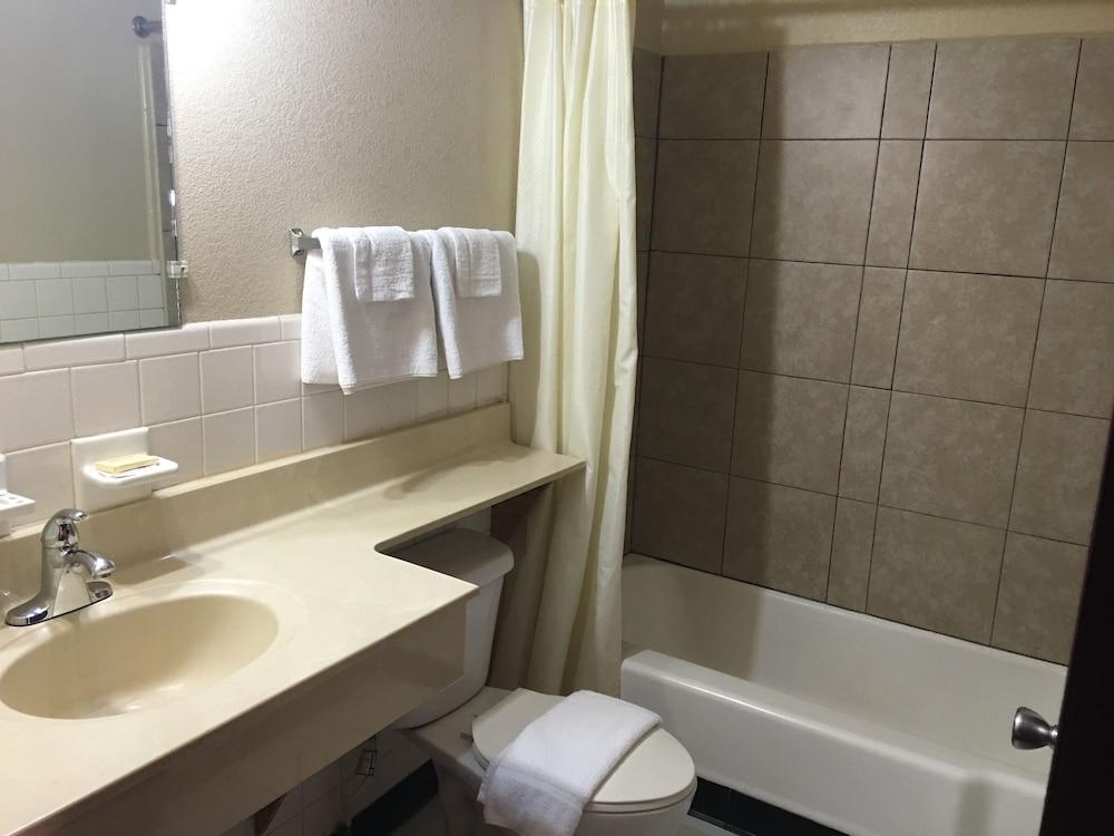 Best Value Inn Motel Sandusky photo 35