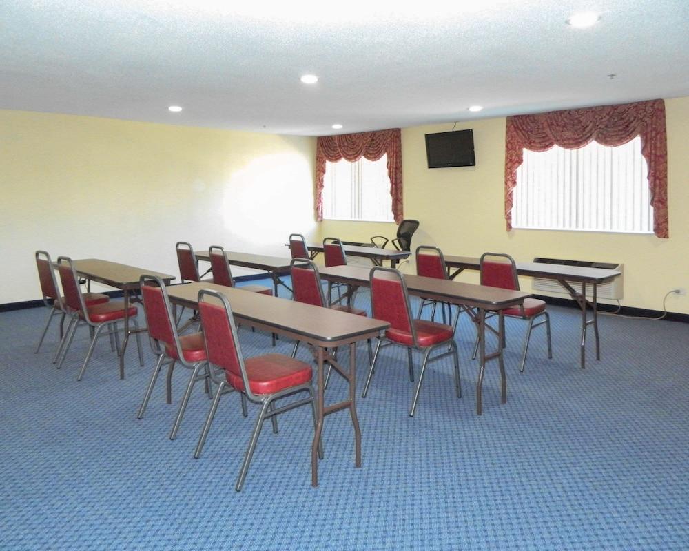 Quality Inn Ottawa near Starved Rock State Park photo 24