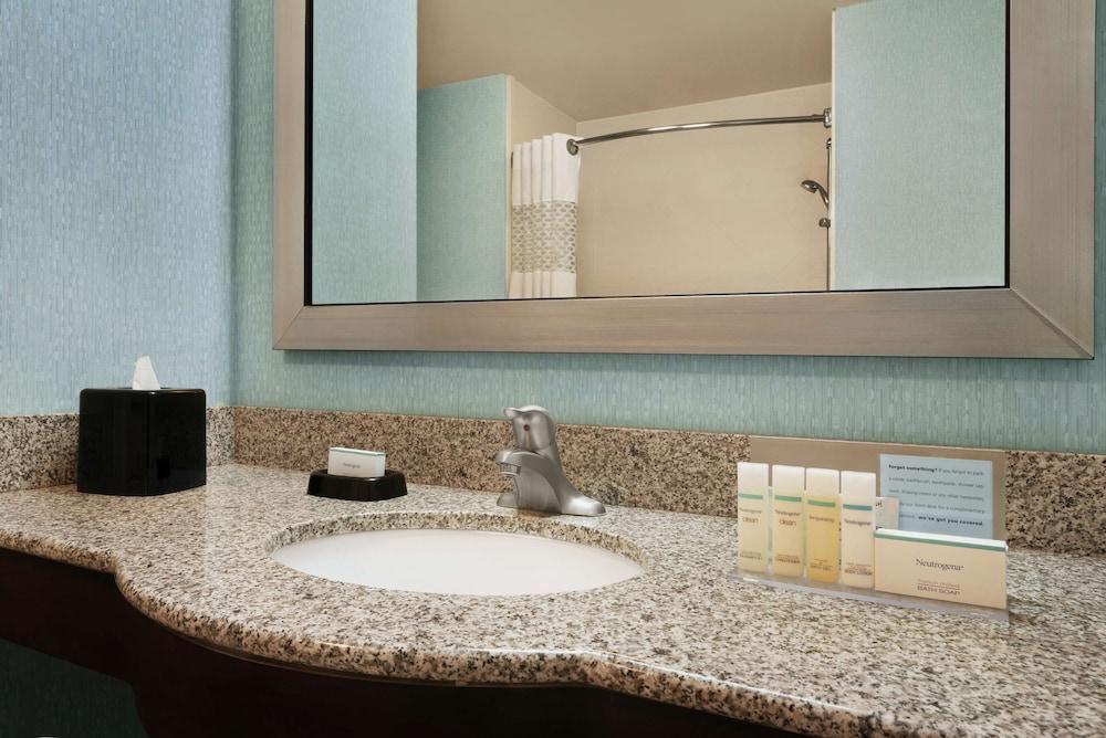 Hampton Inn & Suites Grafton photo 27