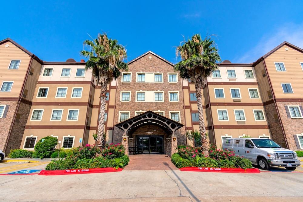 Staybridge Suites Houston IAH - Beltway 8 by IHG photo 9