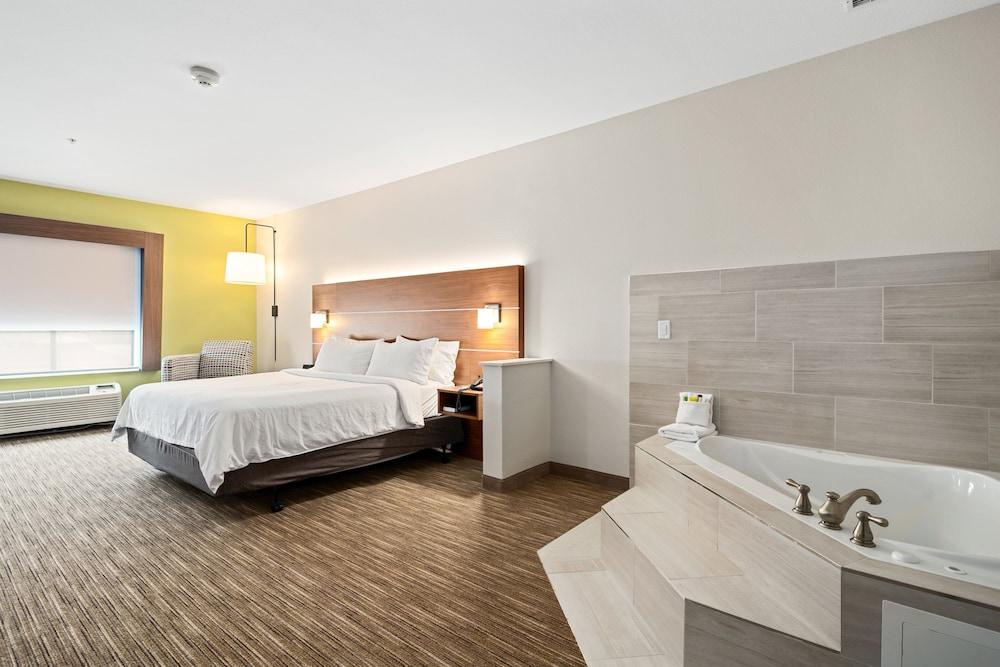 Holiday Inn Express Suites Van Buren-Ft Smith Area by IHG photo 23