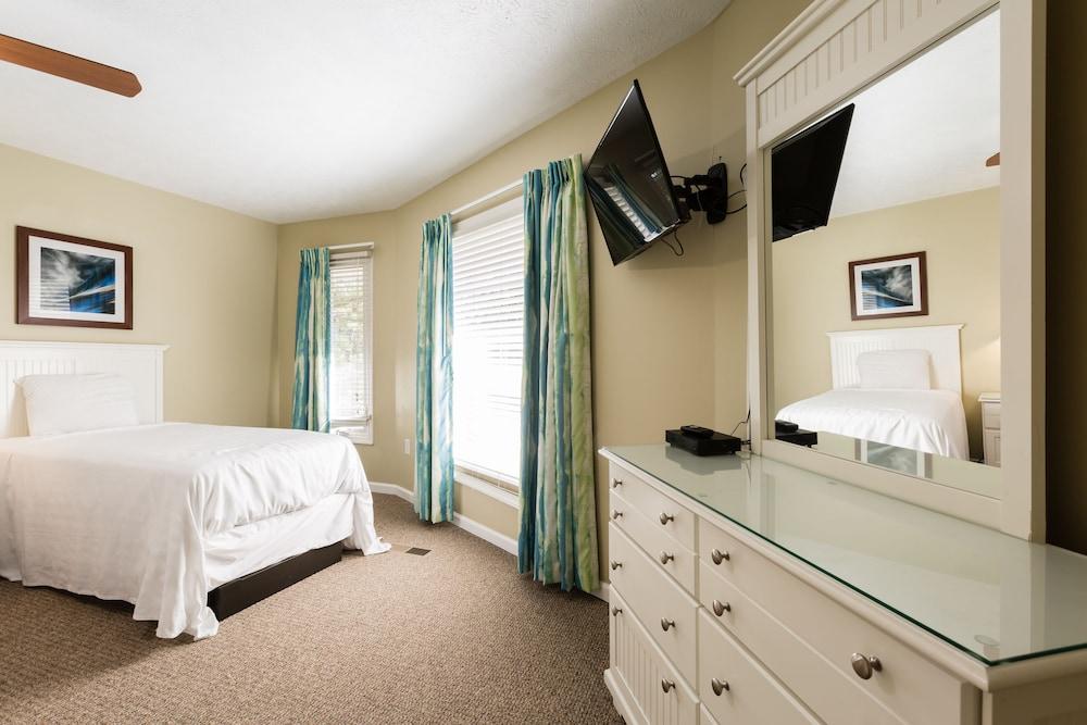 Country Club Villas photo 9