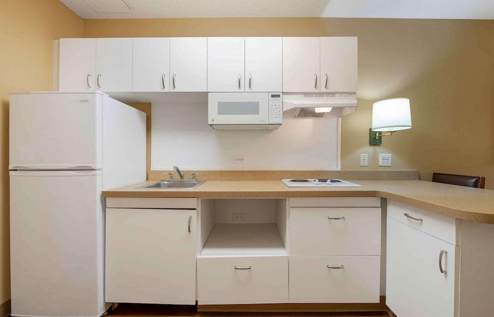 Extended Stay America Suites Chicago Schaumburg Conv Center photo 19