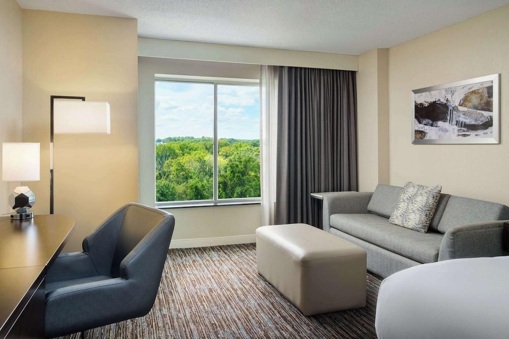 DoubleTree by Hilton Greensboro photo 19