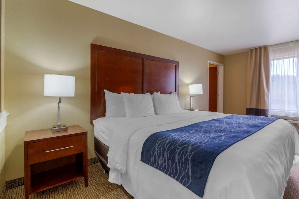 Comfort Inn & Suites Mandan - Bismarck photo 16