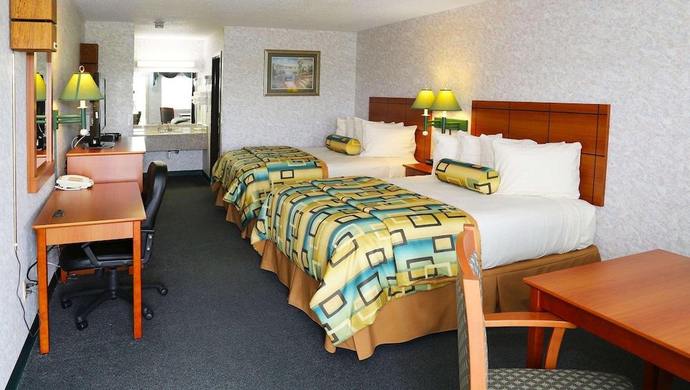 Magnuson Hotel Howell photo 10