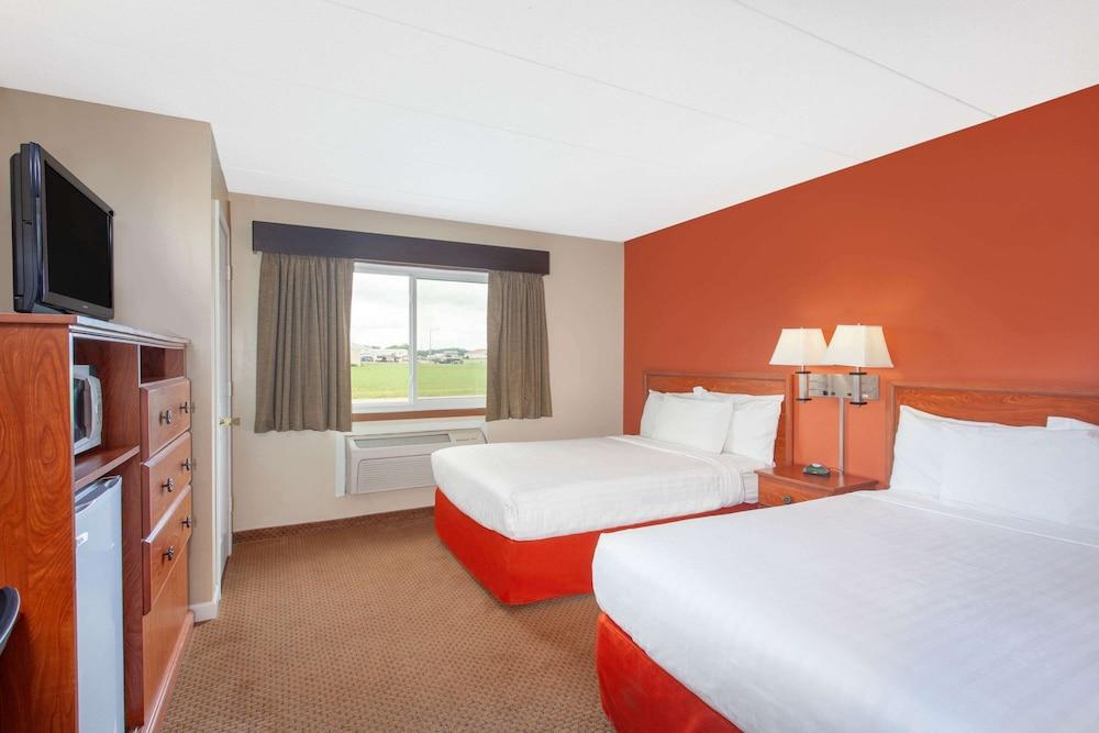 AmericInn by Wyndham Willmar photo 18