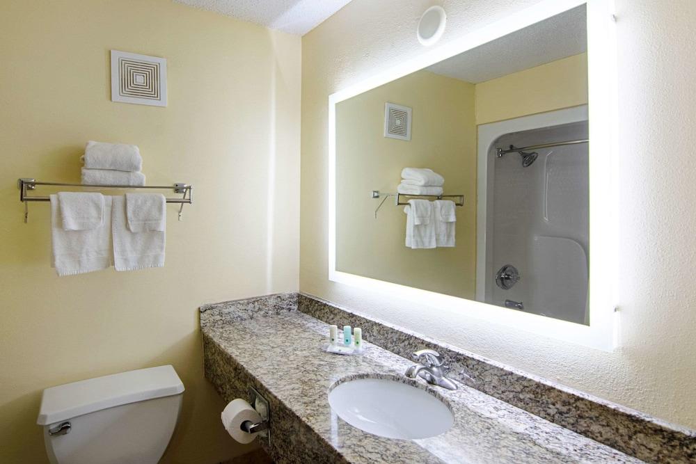 Quality Inn & Suites Richburg I-77 photo 20