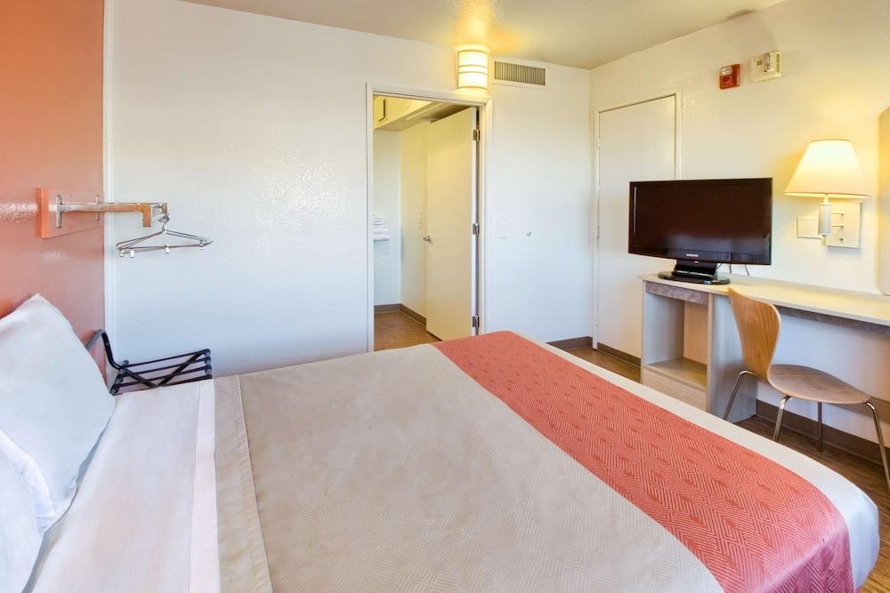 Motel 6 Pendleton, OR photo 11