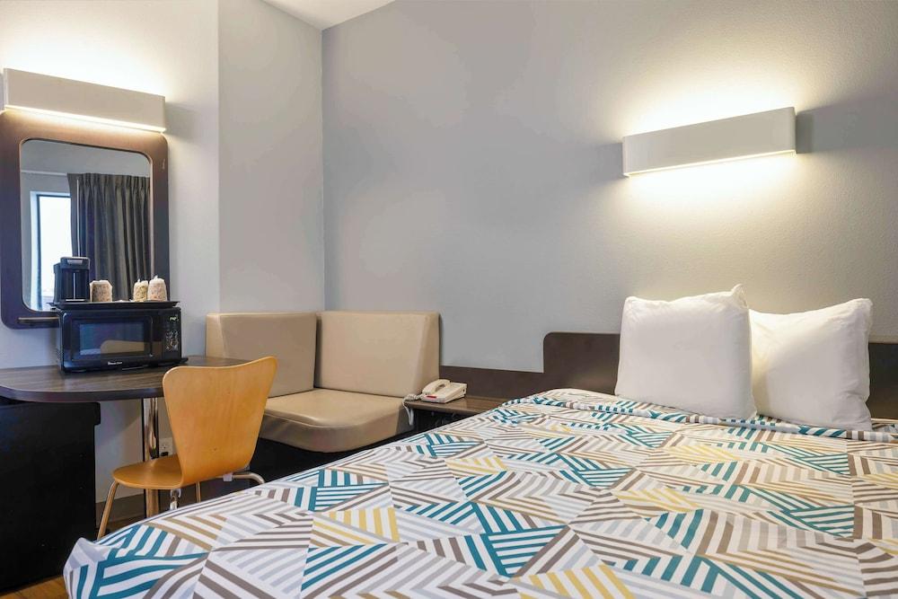 Studio 6 Suites Texas City, Tx – I-45 South photo 15
