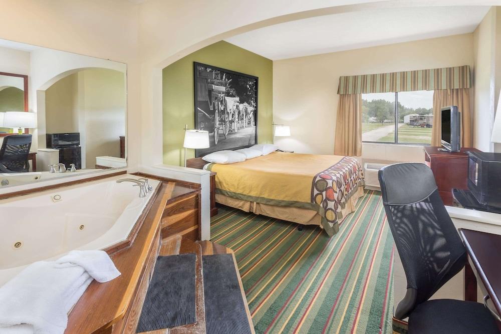 Super 8 by Wyndham Duson Lafayette West Area photo 3