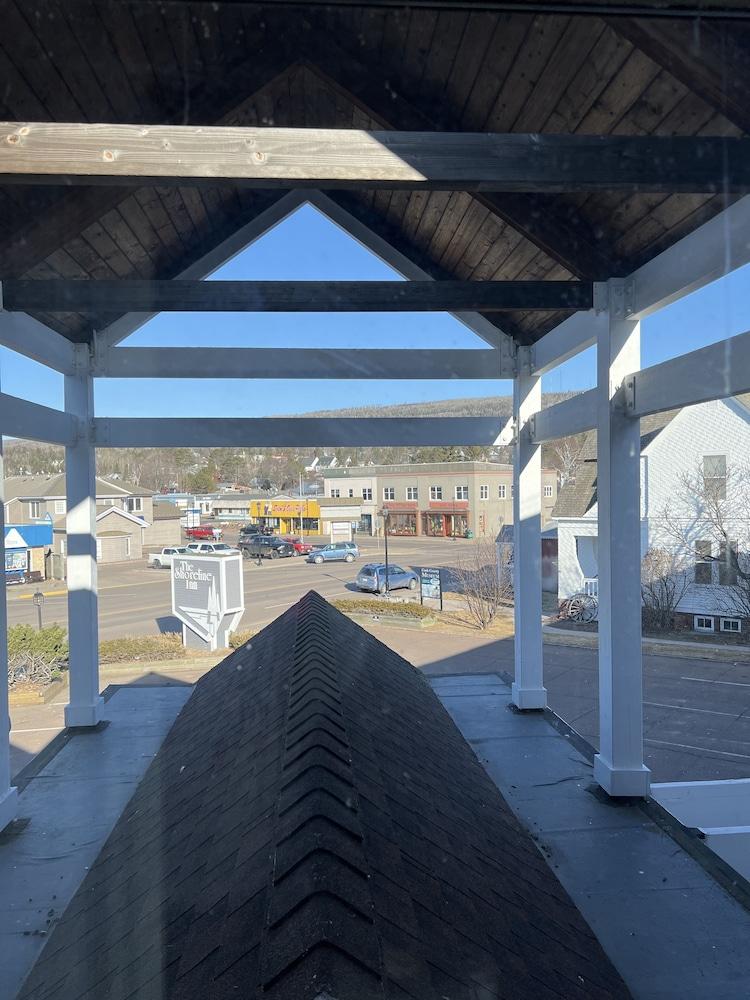 The Shoreline Inn photo 4