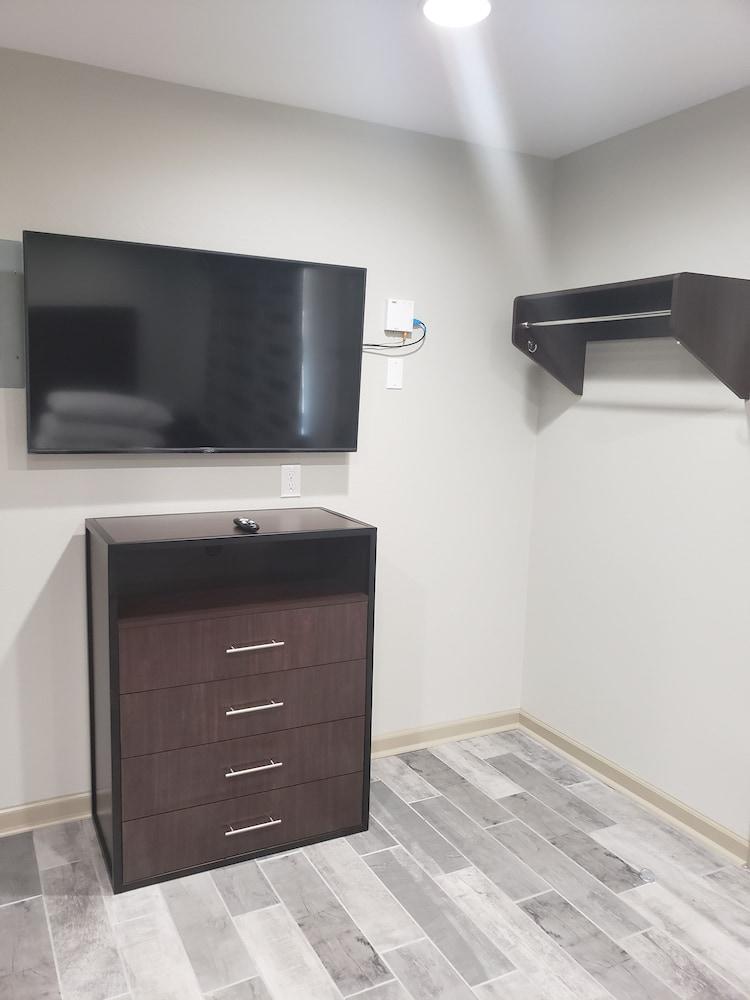 Budget Inn & Suites photo 7