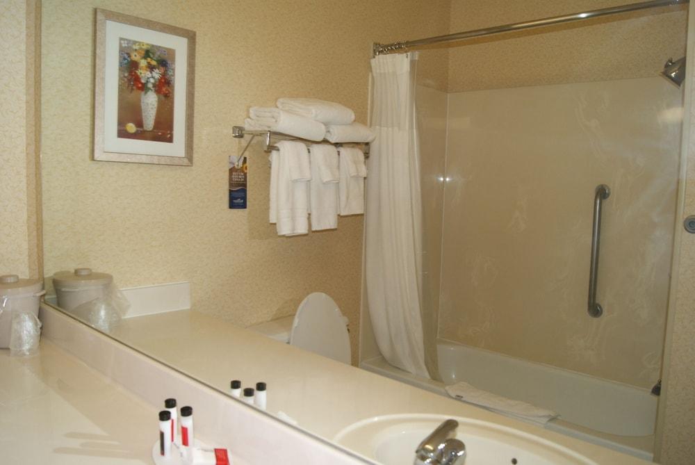 Baymont by Wyndham Coon Rapids photo 42