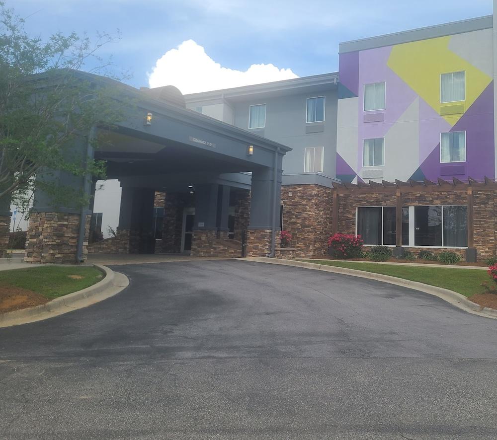 Spark by Hilton Dothan photo 17