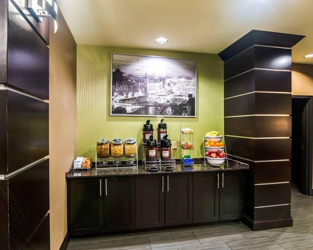 Spark by Hilton Amarillo Western Plaza photo 40