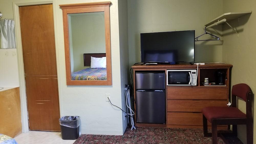Quick Stop Motel photo 15