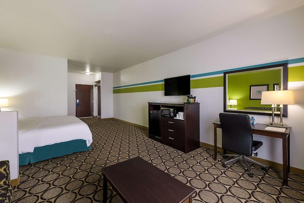 Best Western Douglas Inn & Suites photo 13