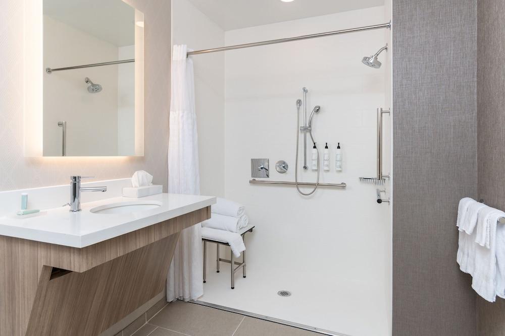 SpringHill Suites by Marriott Freeport Brunswick photo 8