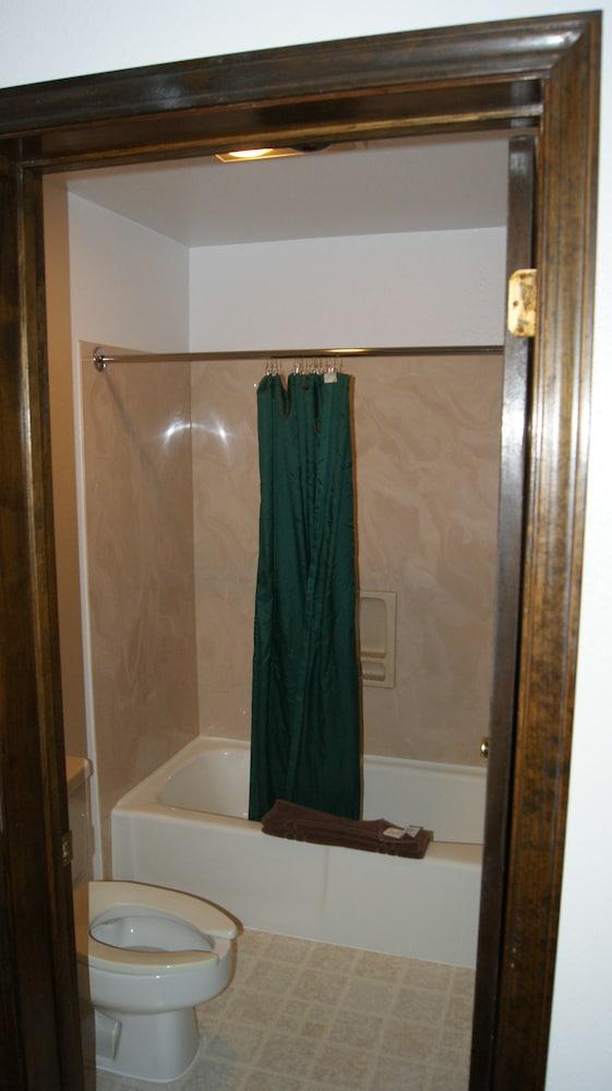 Adventure Inn & Motel photo 27