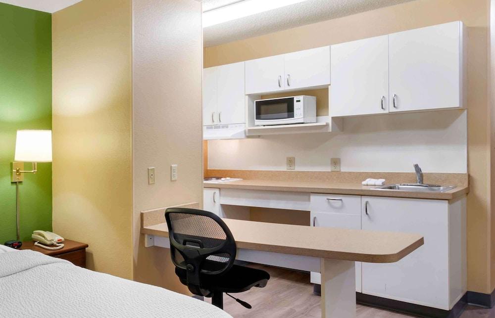 Extended Stay America Suites Kansas City Airport photo 25