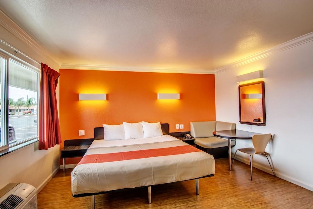 Motel 6 Manteca, CA photo 10