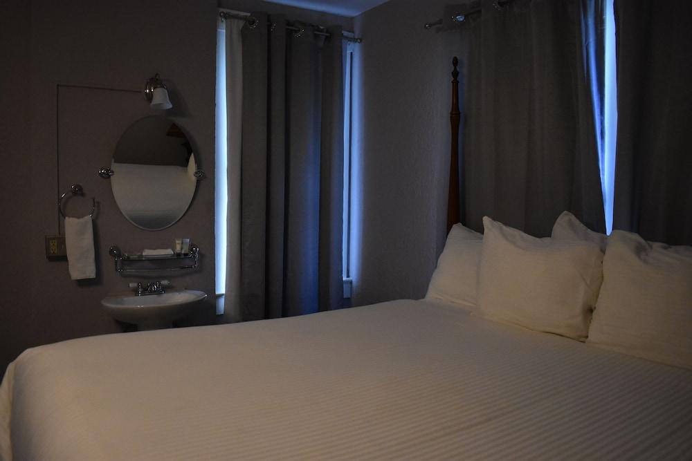 The DeLand Hotel photo 92