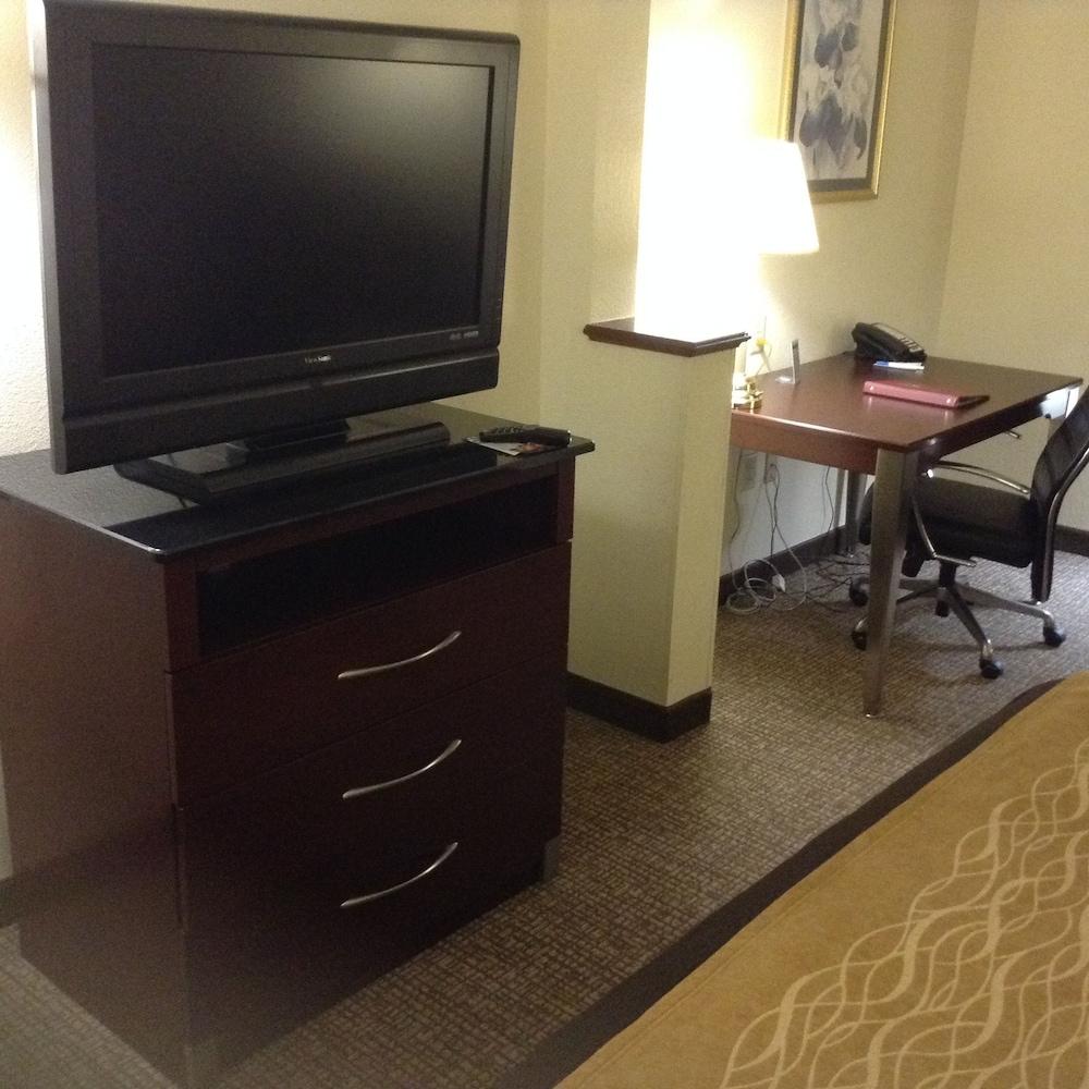 Comfort Inn & Suites Ft. Jackson Maingate photo 40