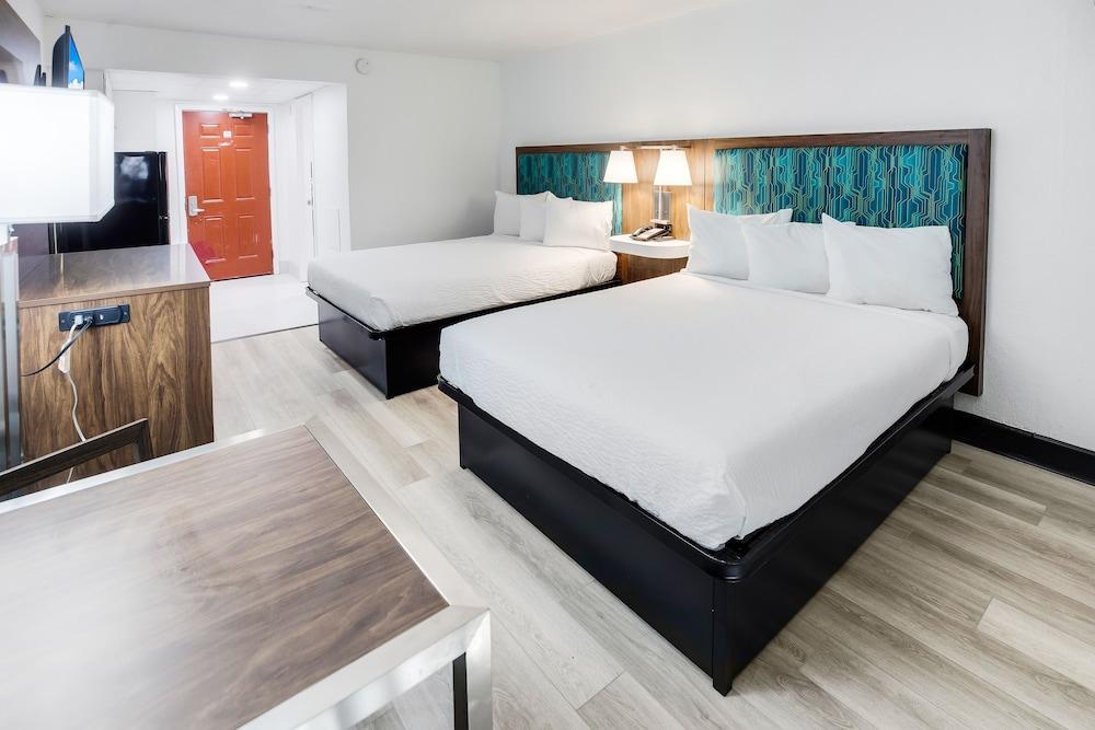 Blu Atlantic Oceanfront Hotel & Suites photo 38