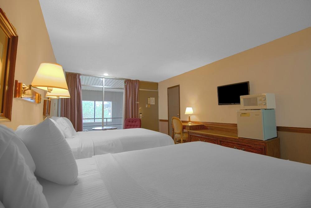 HomeTown Inn by OYO - Liberal, KS photo 29
