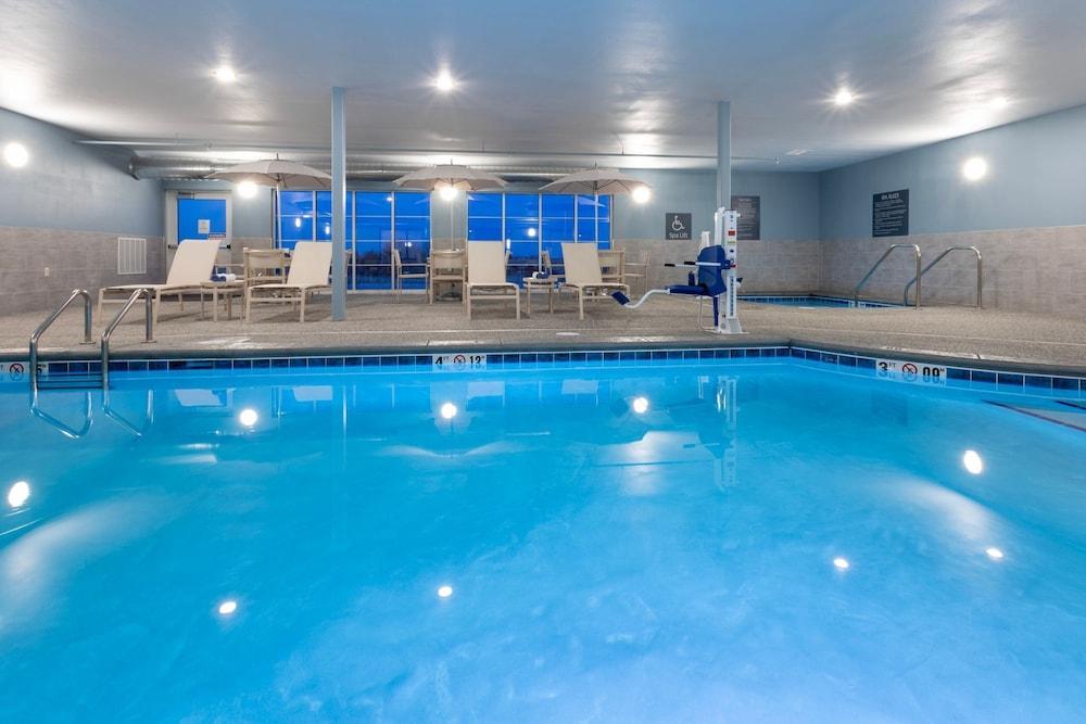 GrandStay Hotel & Suites Algona IA photo 17