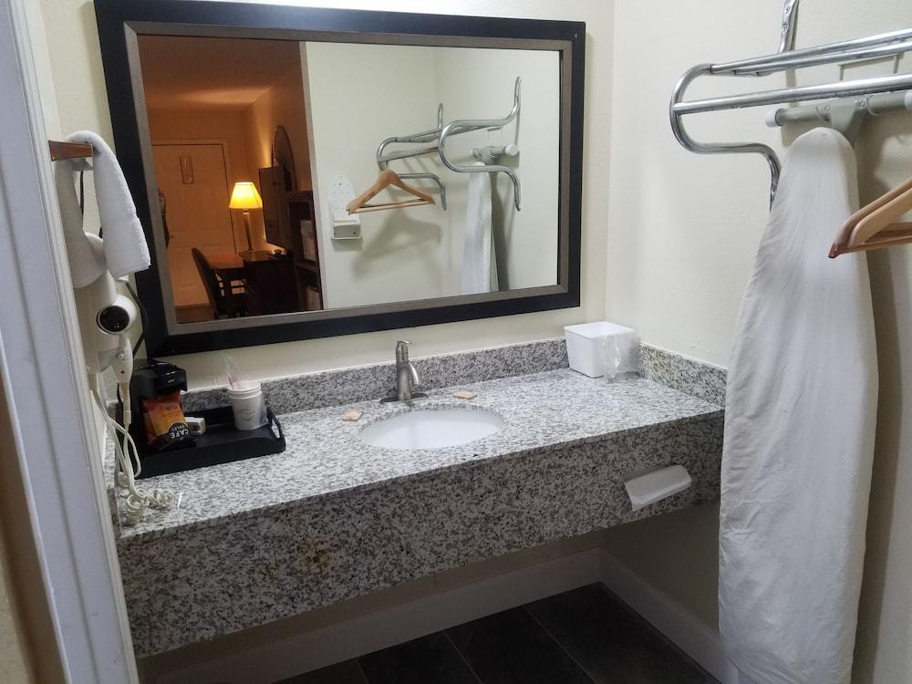 Sylvania Inn photo 17