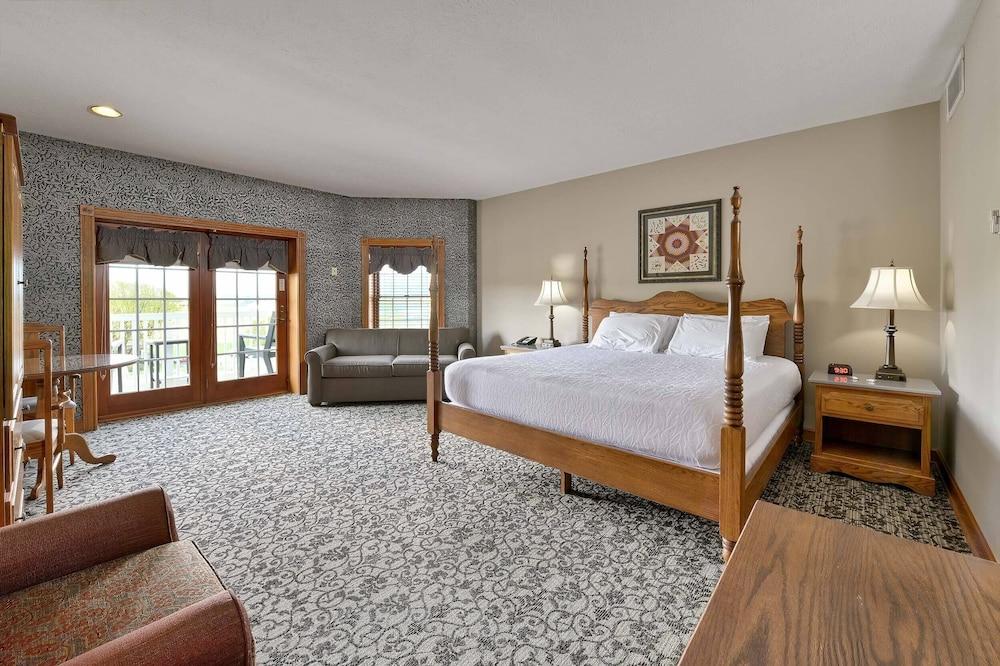 Carlisle Inn Sugarcreek photo 24