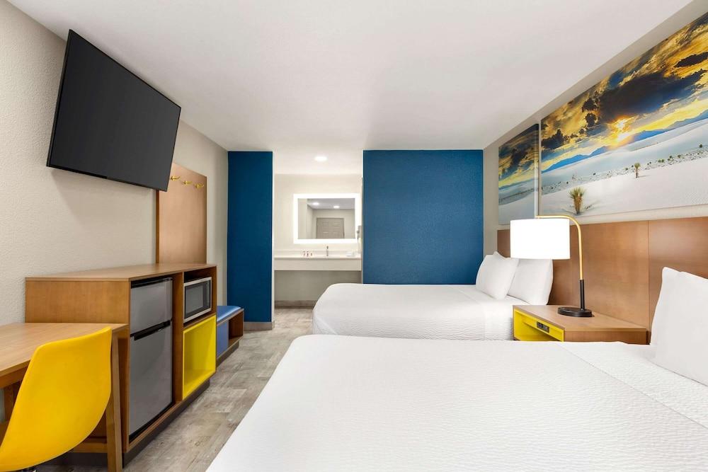 Days Inn by Wyndham Ruidoso Downs photo 6