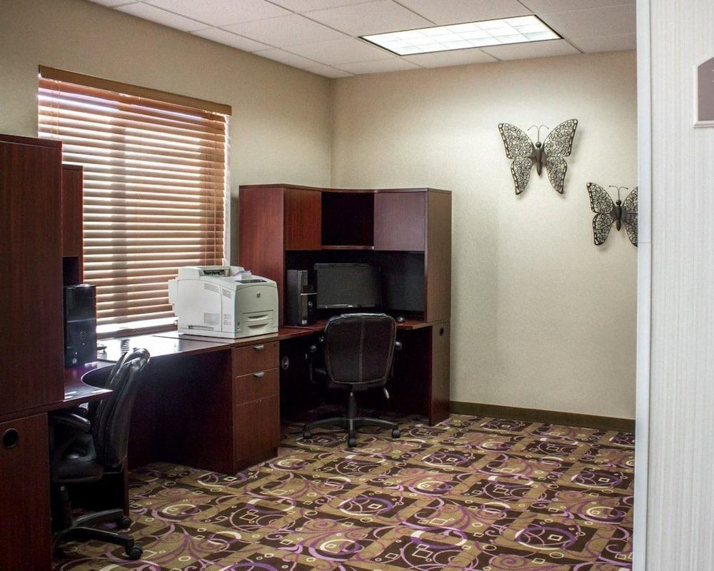 Comfort Suites Sanford photo 27