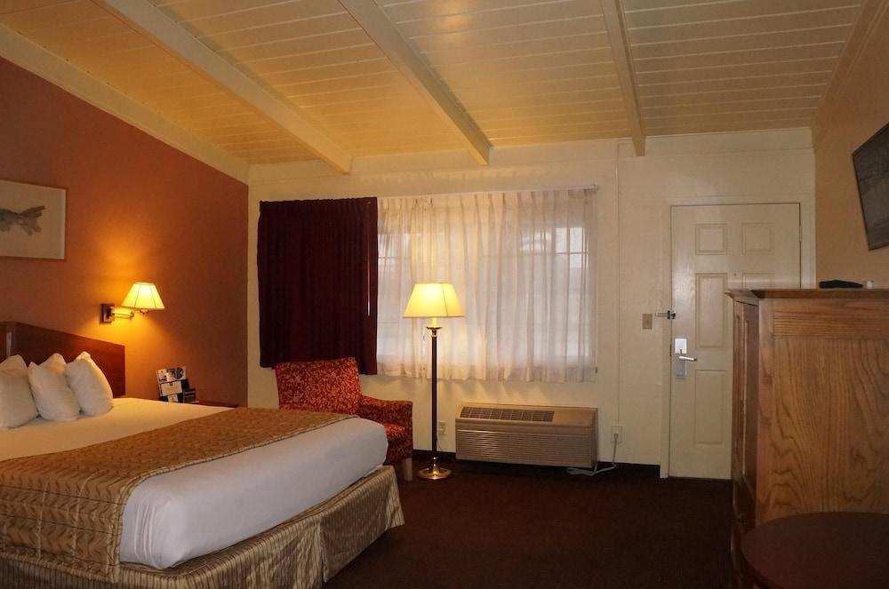 Americas Best Value Inn & Suites Oroville photo 9