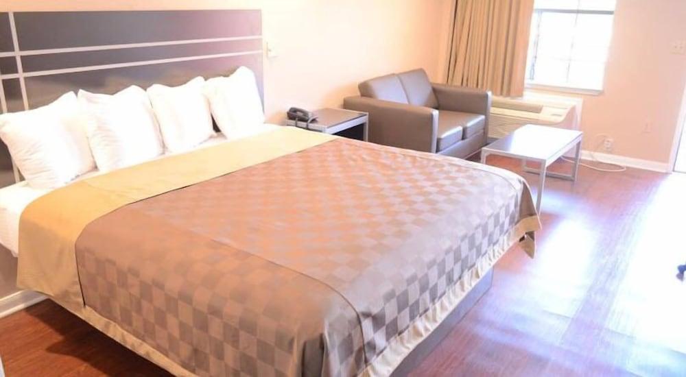 Regency Inn photo 29