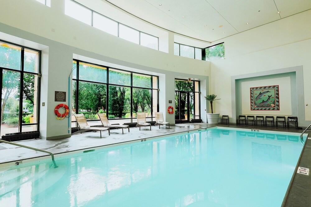 DoubleTree Suites by Hilton Htl & Conf Cntr Downers Grove photo 48