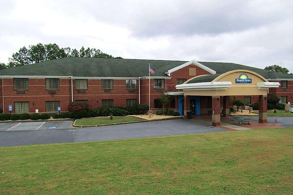 Days Inn by Wyndham Cedartown photo 1